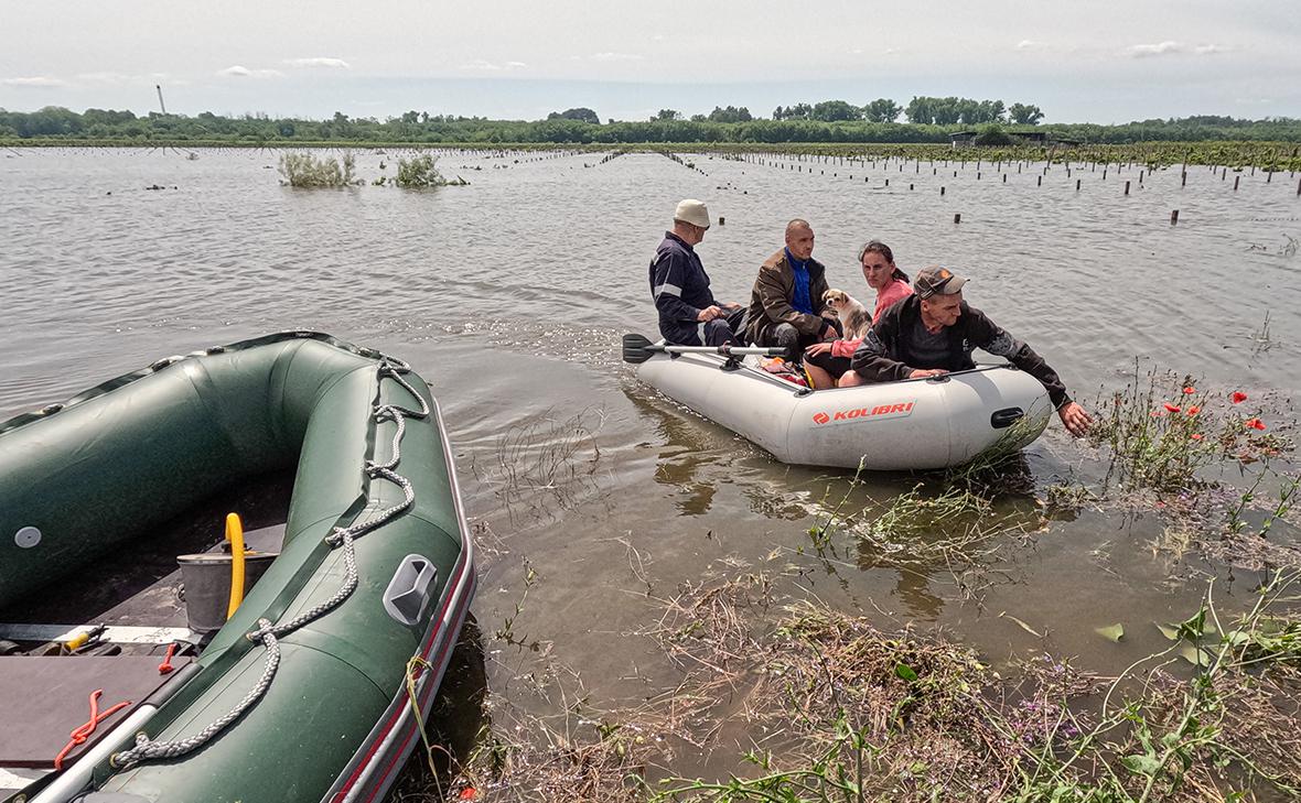 Власти назвали срок полного схода воды в Херсонской области