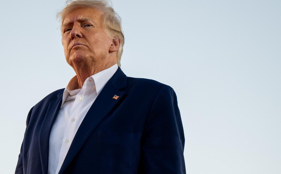 Трампу предъявили обвинения и выпустили из суда