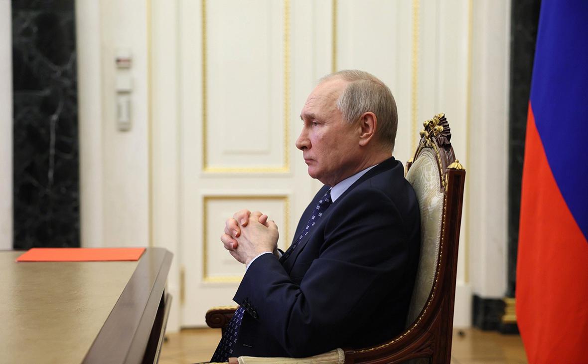 Песков рассказал, сколько времени Путин уделяет военной операции