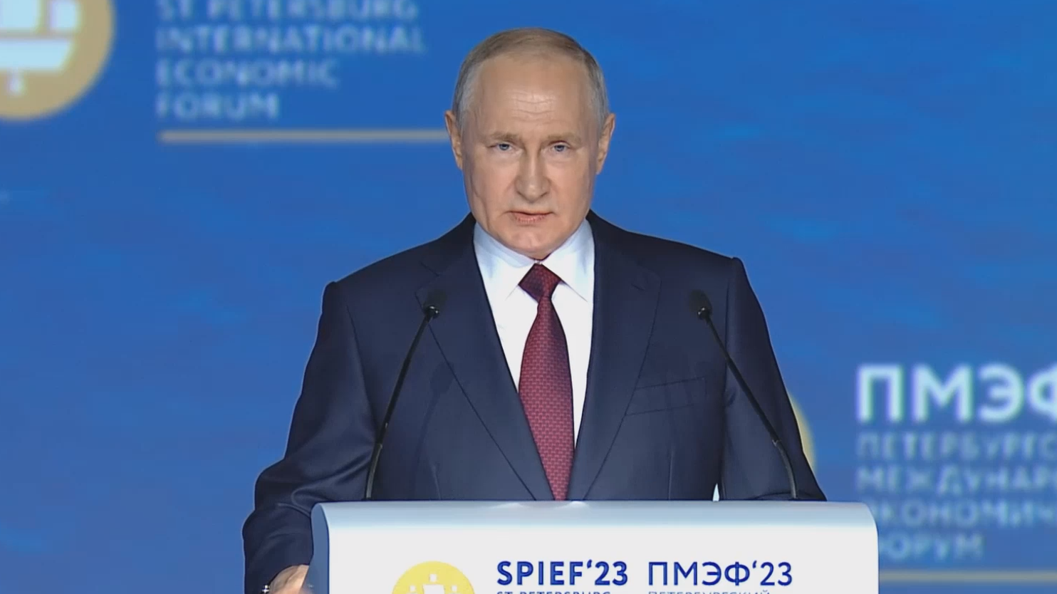 Путин заявил, что &laquo;неоколониальная система&raquo; прекратила существование
