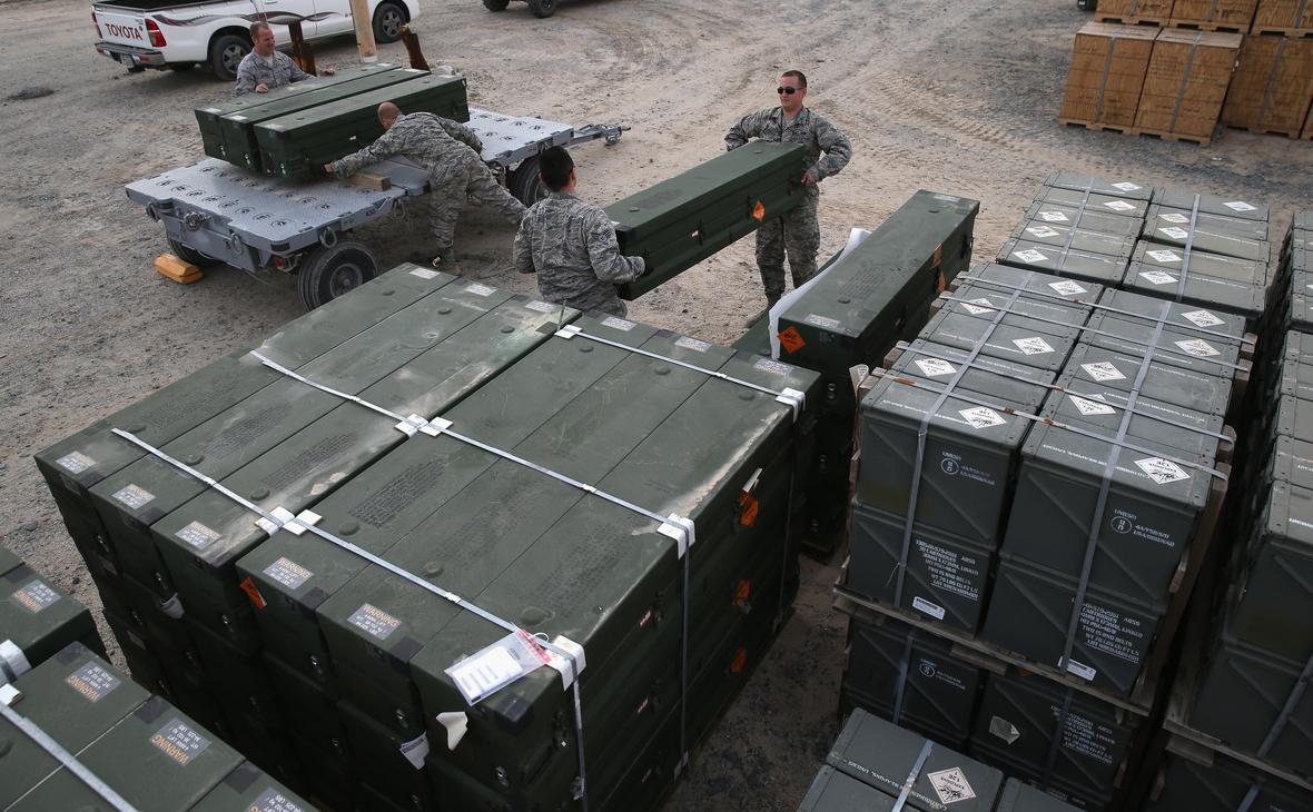 Маск назвал лицемерным решение США поставить Киеву кассетные боеприпасы