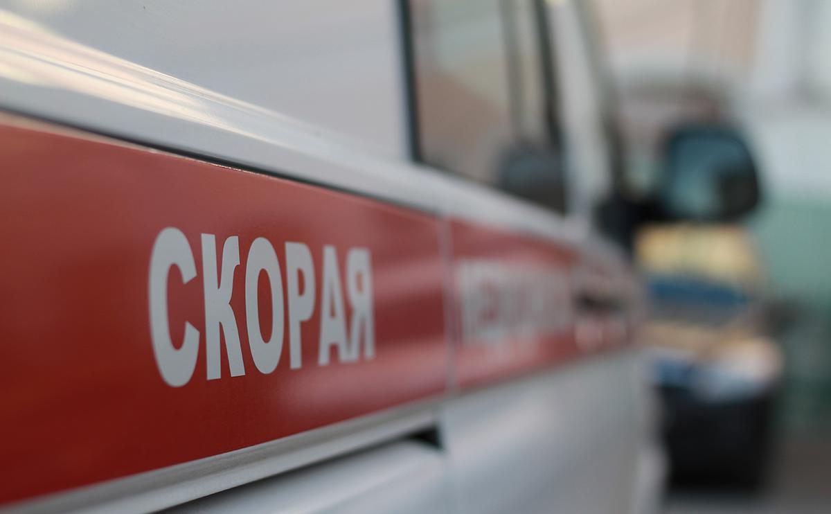 В Москве грузовик раздавил легковой автомобиль