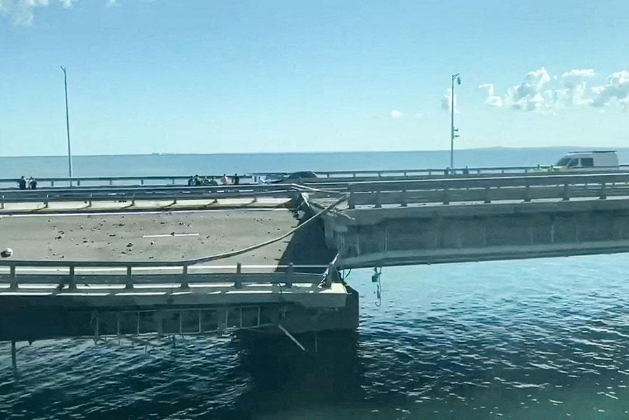 Зеленский назвал Крымский мост &laquo;законной целью&raquo;