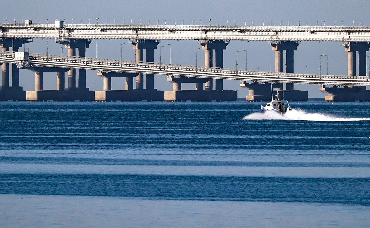 Власти Крыма попросили туристов по возможности оставаться в отелях