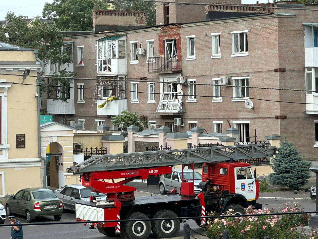 Последствия взрыва ракеты в Таганроге. Фоторепортаж