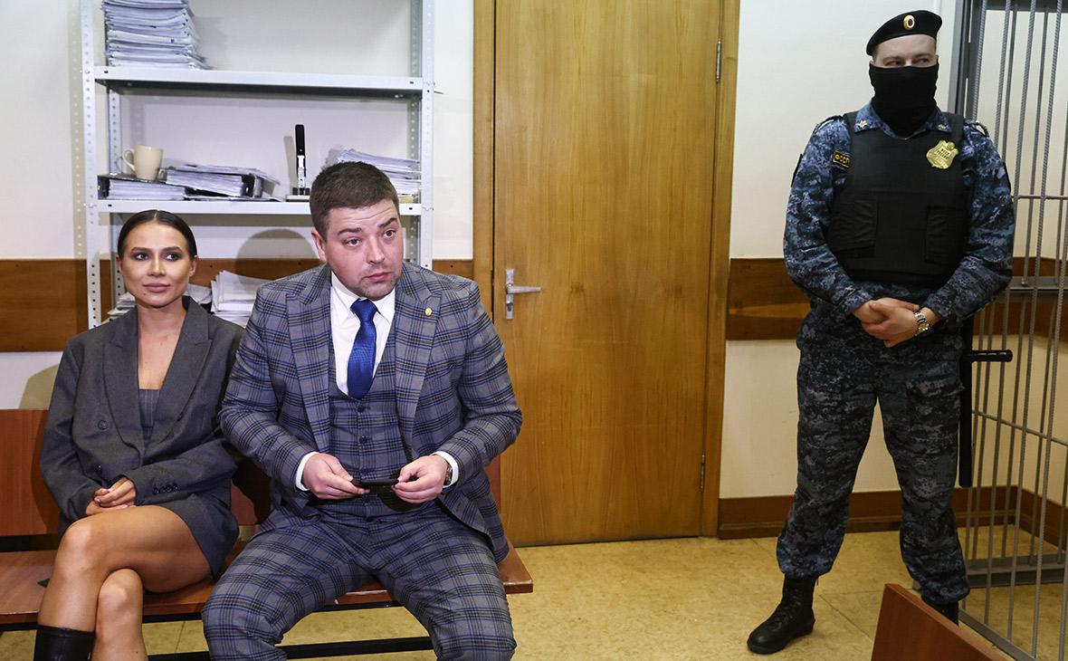 СК потребовал отправить блогера Лерчек под арест после видео из ресторана