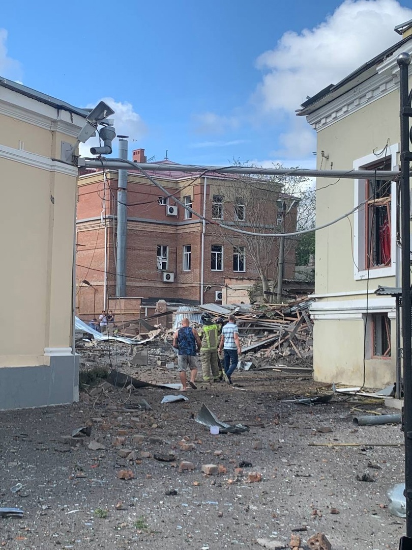 Последствия взрыва ракеты в Таганроге. Фоторепортаж