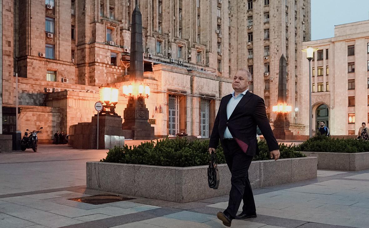 МИД объяснил смысл идеи с уведомлением посольств о втором гражданстве