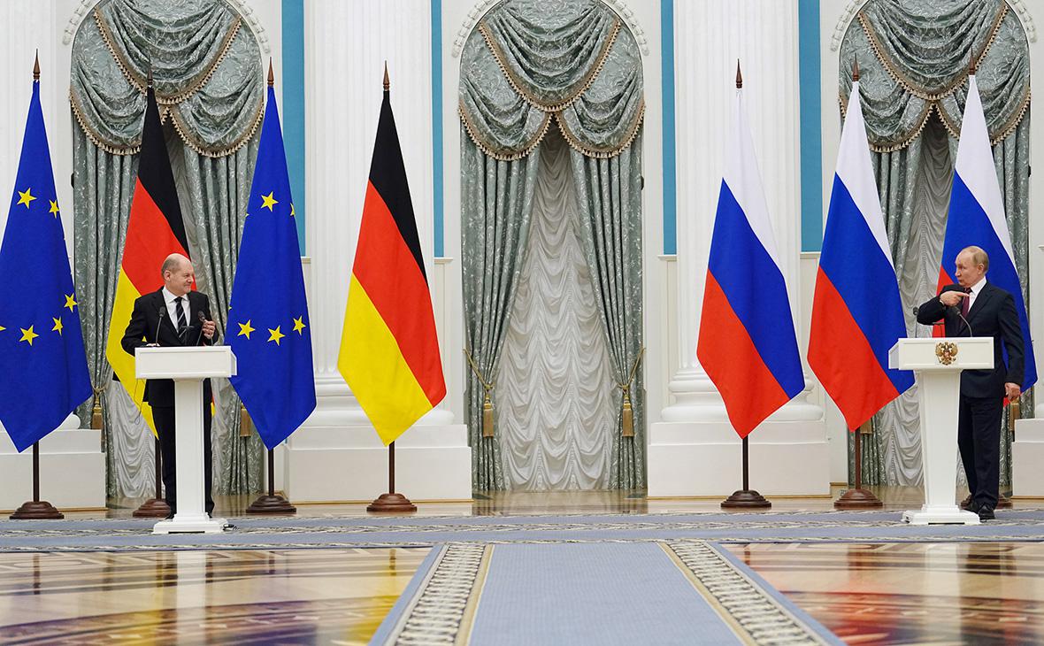 В Кремле прокомментировали нежелание Шольца идти в Альпы с Путиным