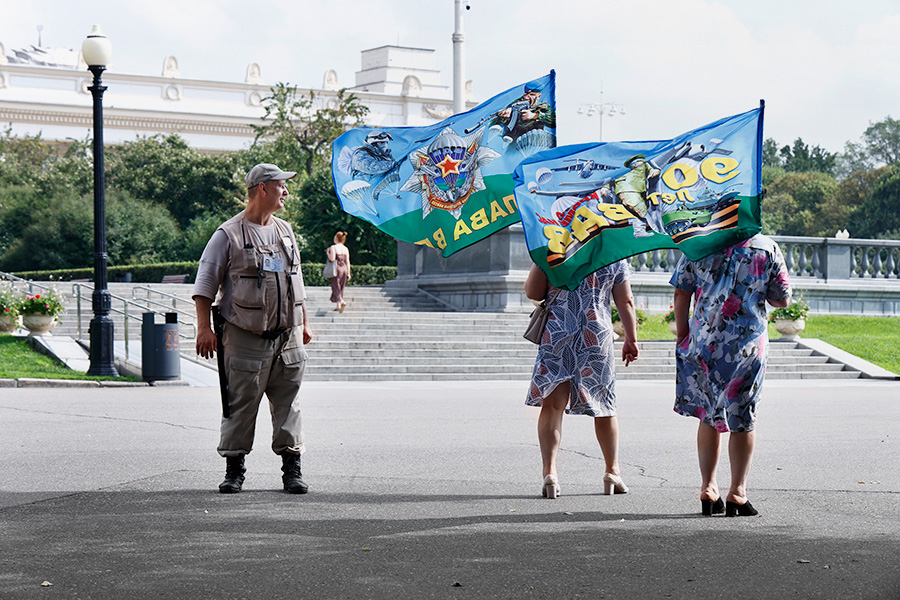 Как прошел День ВДВ в московском Парке Горького. Фоторепортаж