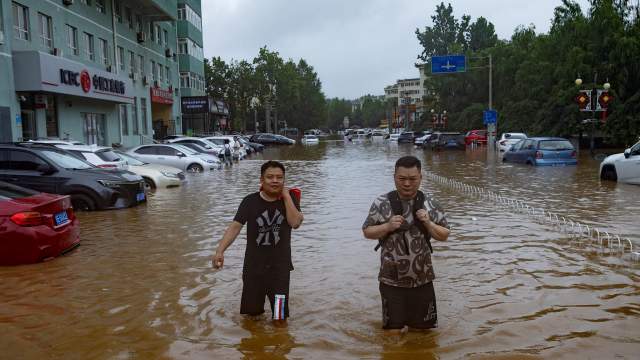 Число жертв наводнения в Пекине выросло до 33 человек