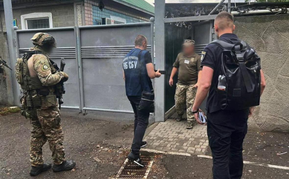 В Киеве не увидели решения проблемы коррупции в увольнениях военкомов