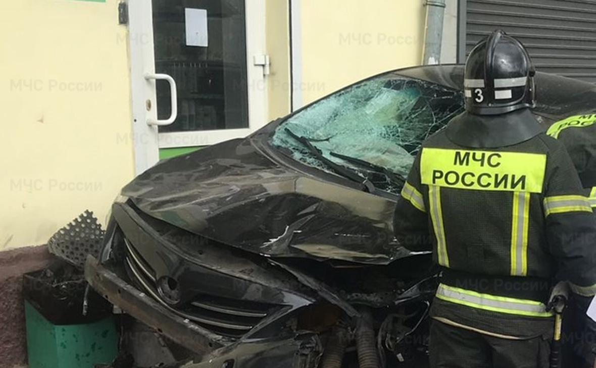 Сбившего пешеходов на остановке в Калуге водителя арестовали