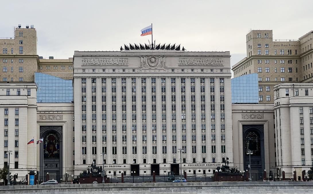 Власти объяснили дым над Крымским мостом после ракетной атаки