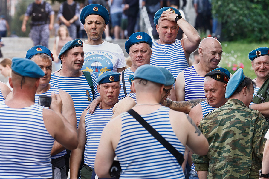Как прошел День ВДВ в московском Парке Горького. Фоторепортаж