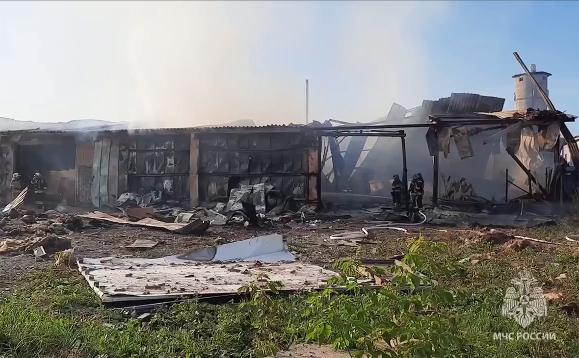 В Кемерово ликвидировали пожар на складе пиротехники