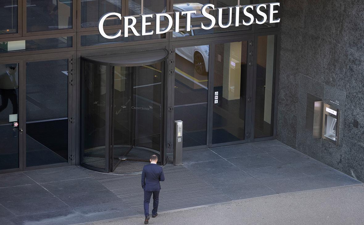 Сотни акционеров подадут в суд на UBS после поглощения Credit Suisse