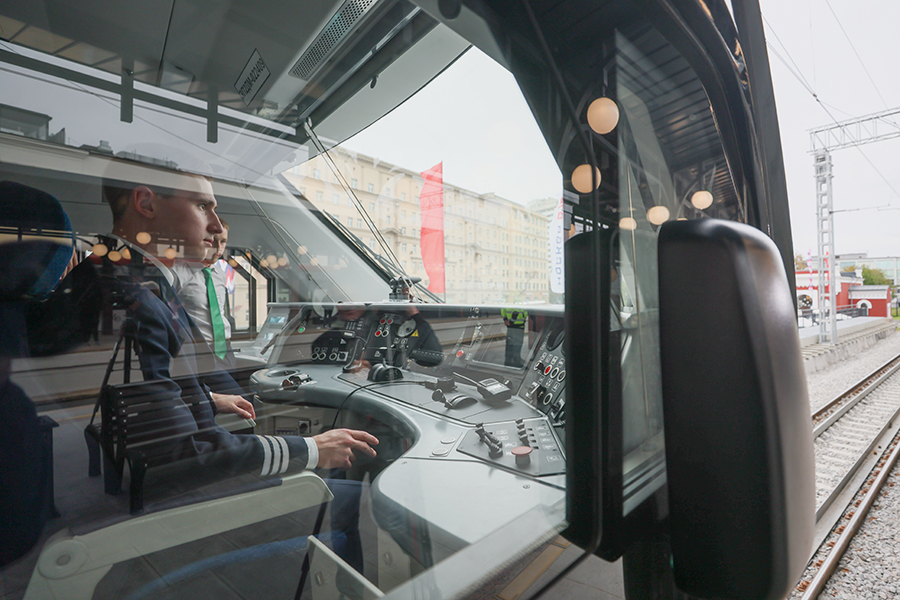 Путин дал старт движению пассажирских поездов&nbsp;по&nbsp;МЦД-4