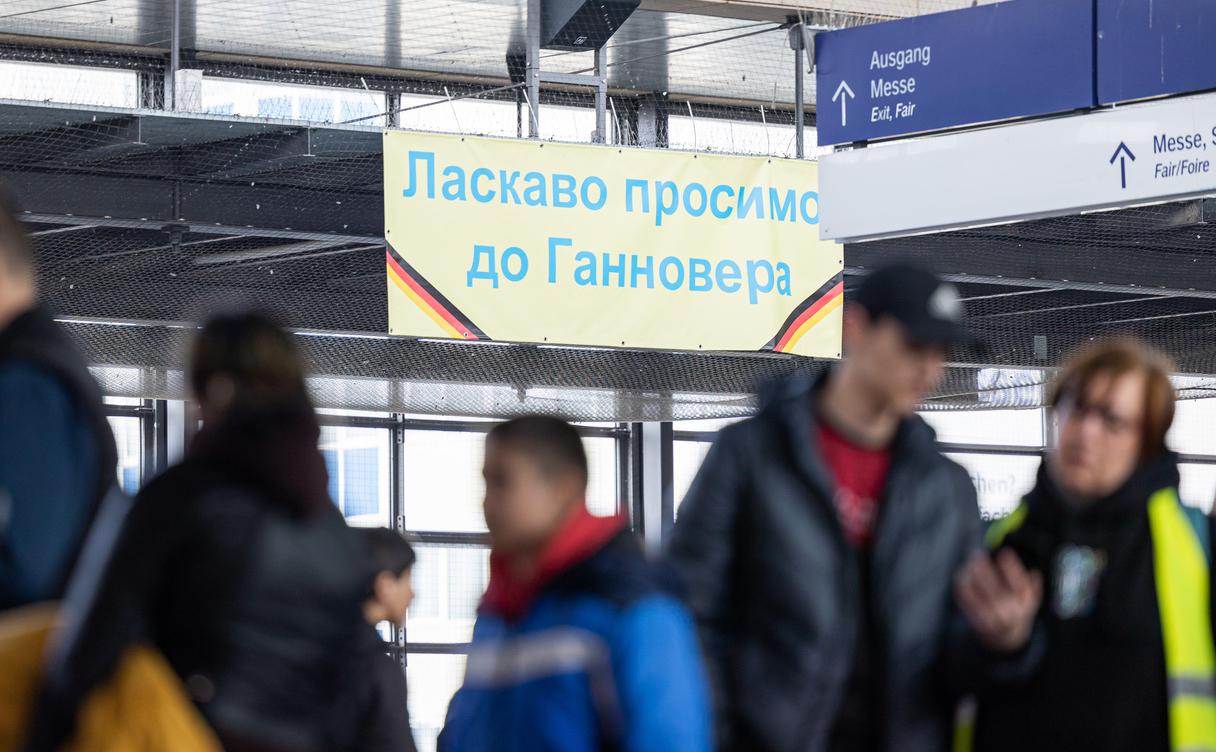 Власти ФРГ сократят расходы на беженцев в 2024 году