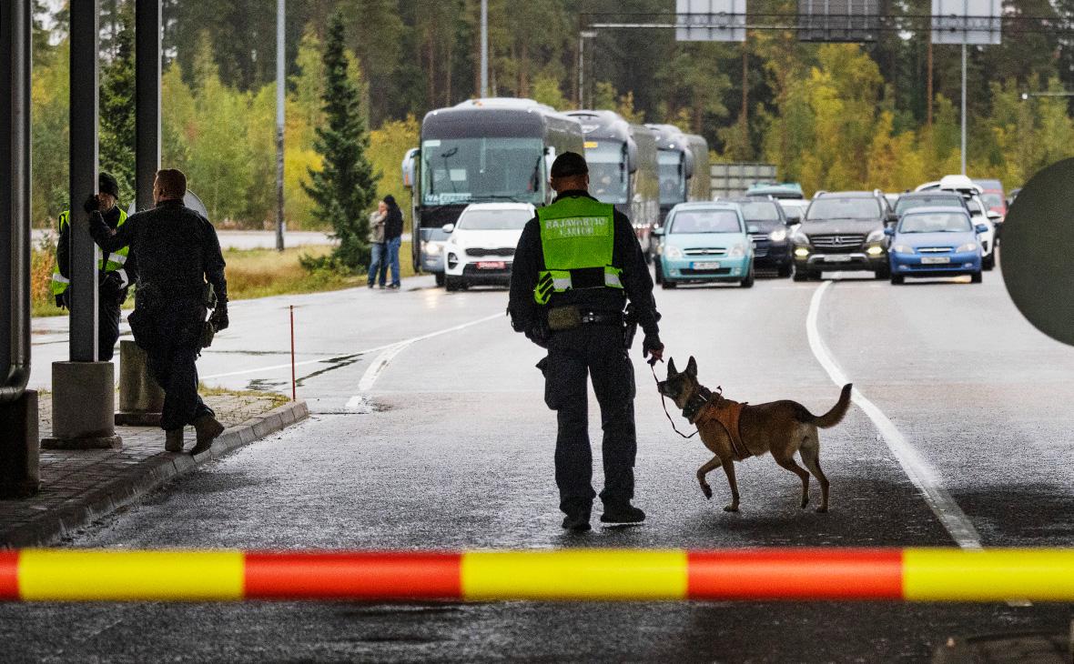 МИД предложил россиянам задуматься перед поездкой за рубеж