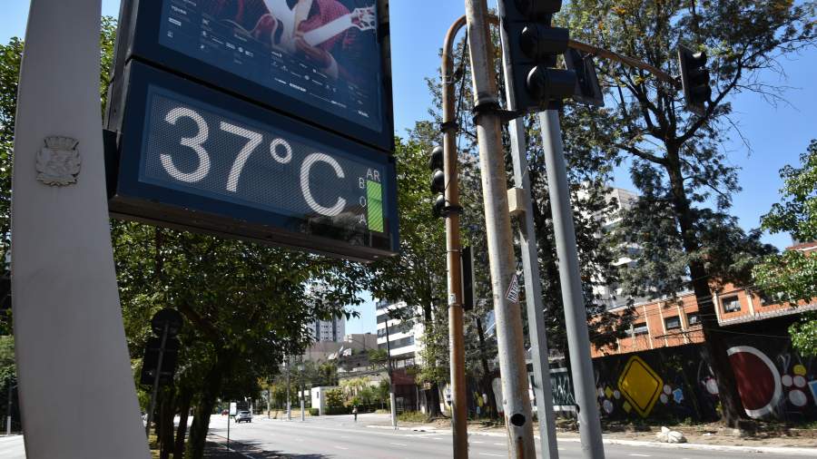 Генсек ООН назвал прошедшее лето самым жарким за всю историю наблюдений