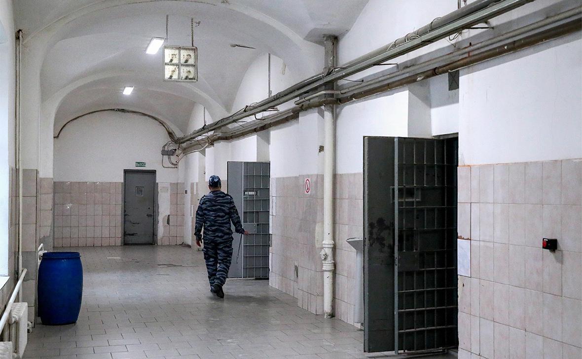 Минюст рассказал об условиях выдачи электронных книг заключенным