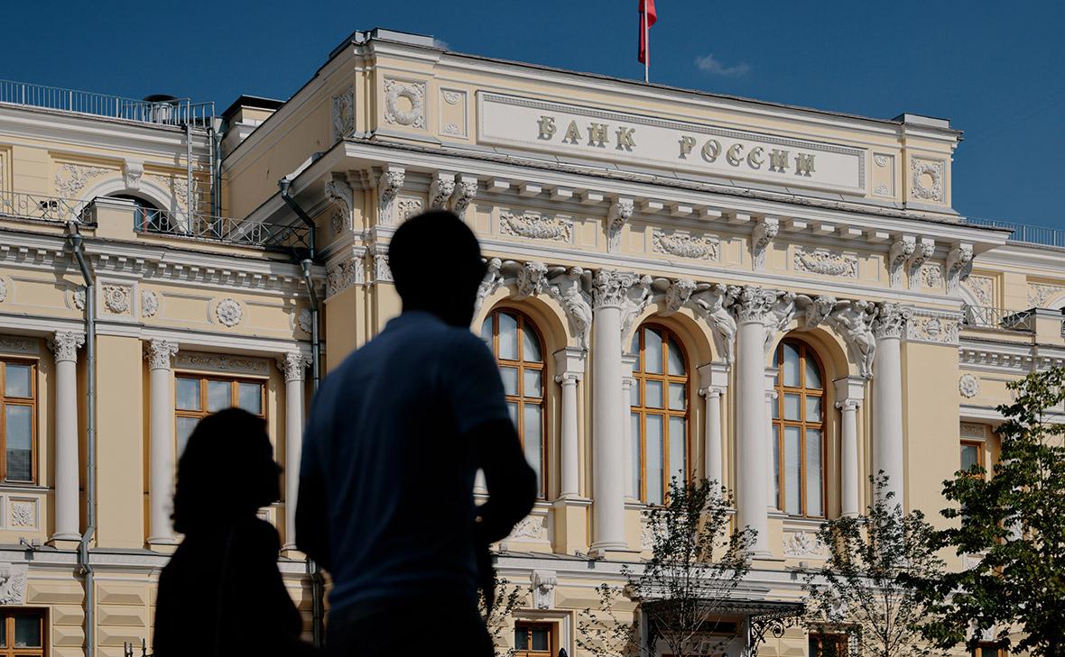 Вступил в силу запрет использовать SWIFT для переводов внутри России