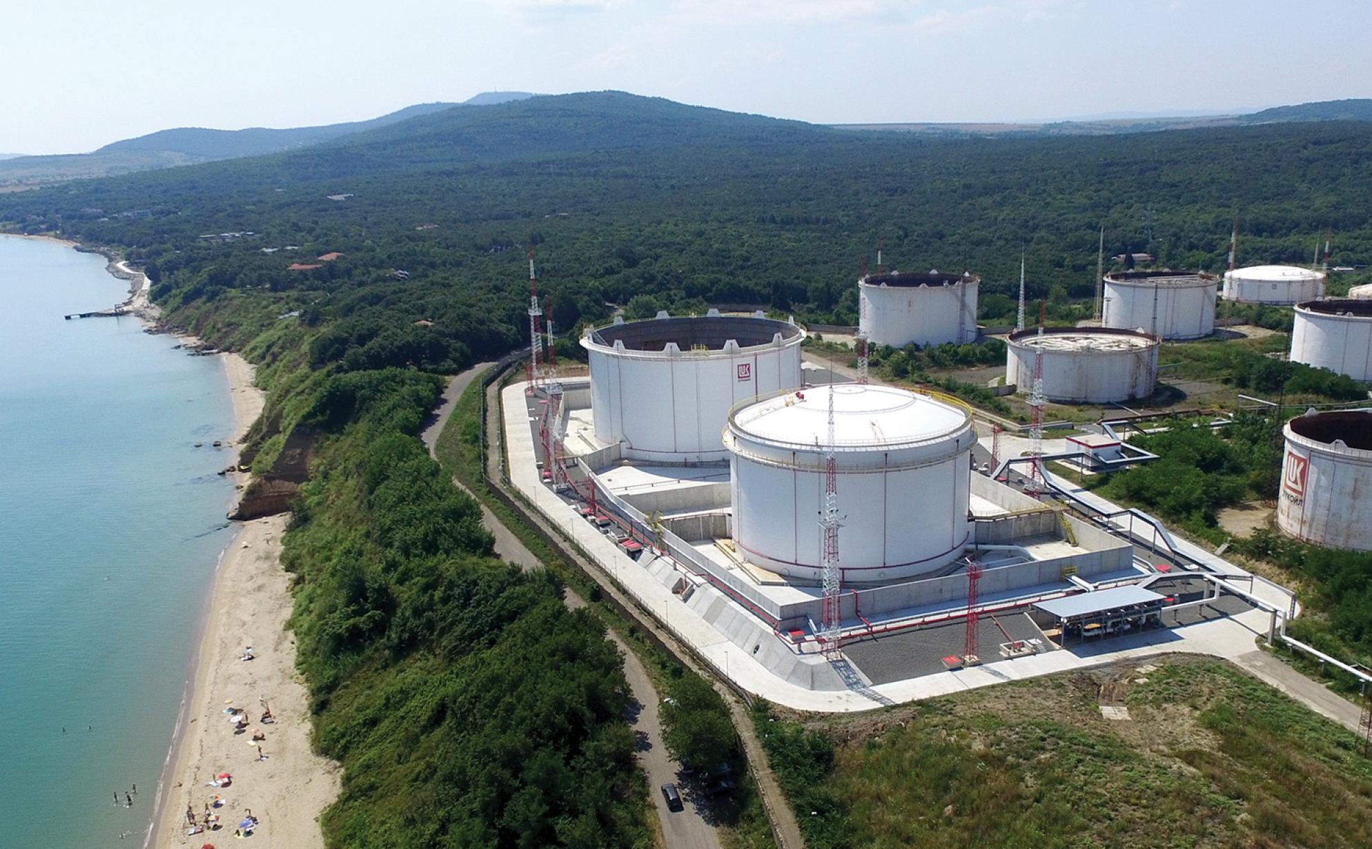 В Болгарии рассмотрят запрет на поставки российской нефти на НПЗ ЛУКОЙЛа