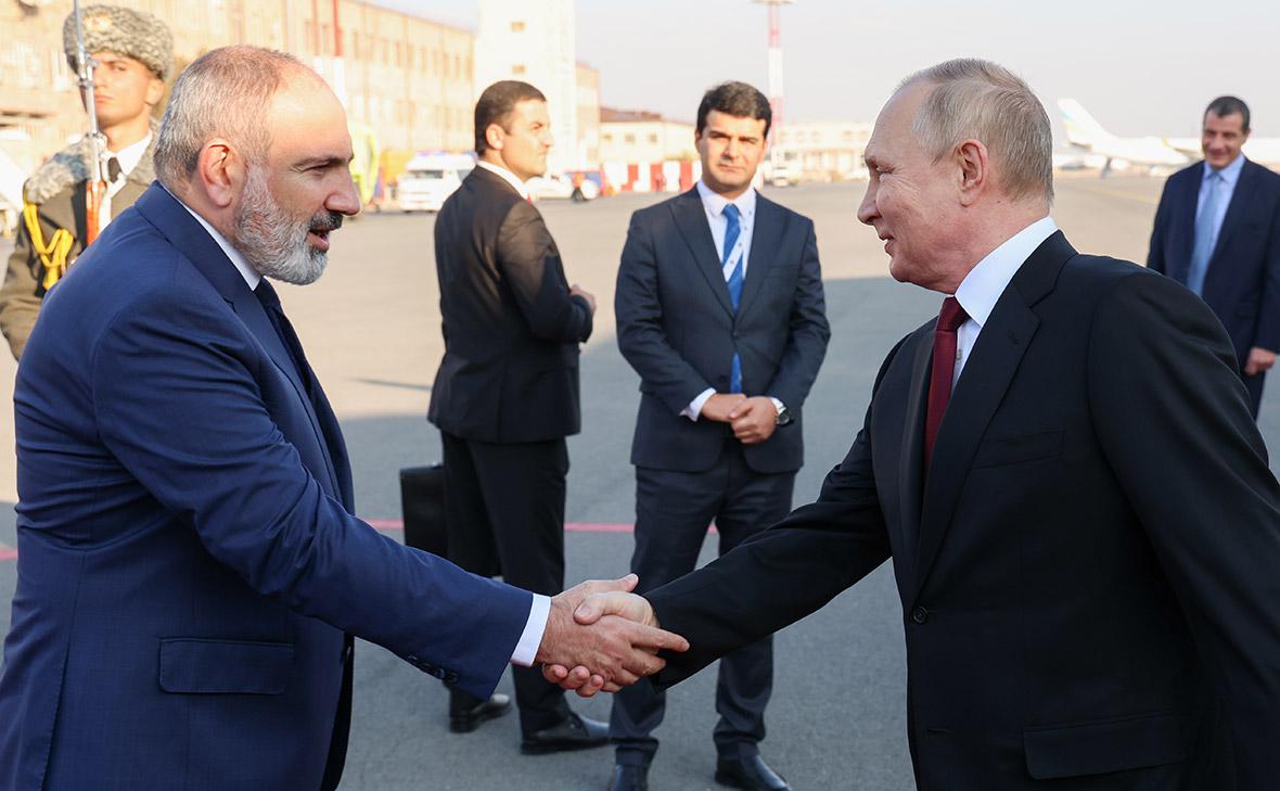 Во время визита в Киргизию Путин посетит юбилей авиабазы