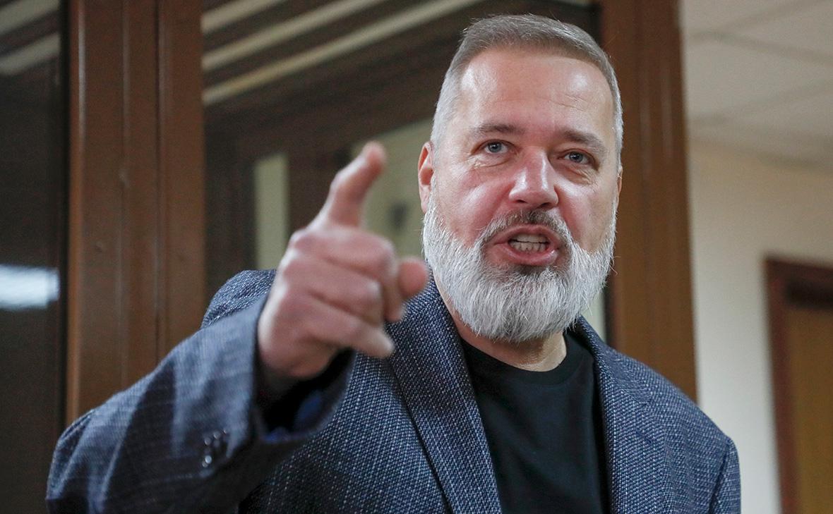 Комик Руслан Белый потребовал снять с него статус иноагента