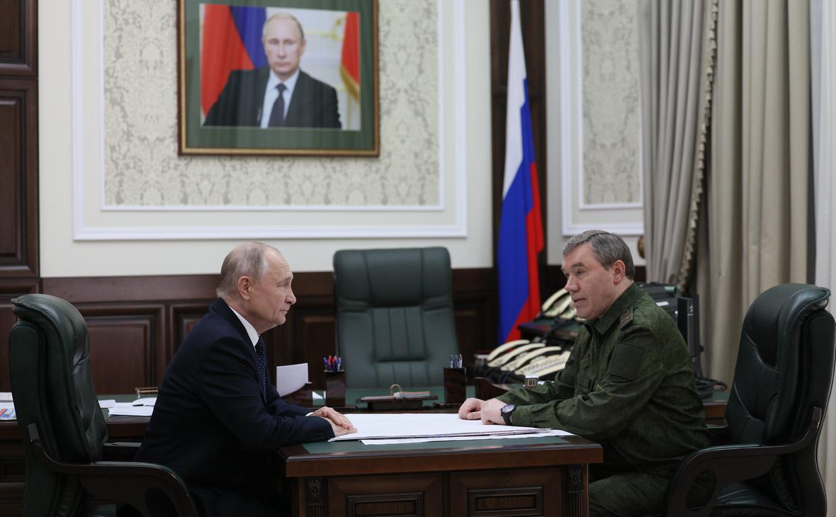 В Кремле назвали незапланированным визит Путина в штаб армии в Ростове