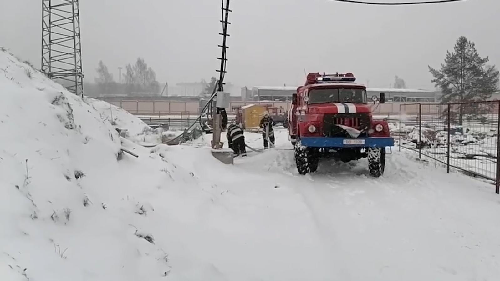 В Белоруссии потушили пожар в подземном резервуаре с остатками нефти