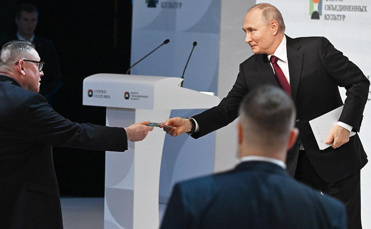 Путин оценил вклад работников транспортной сферы в экономику России