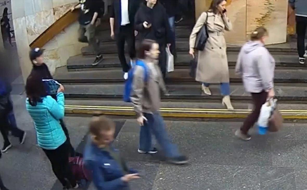 В Москве арестовали мужчину после предложения девушке и &laquo;ужина&raquo; в метро