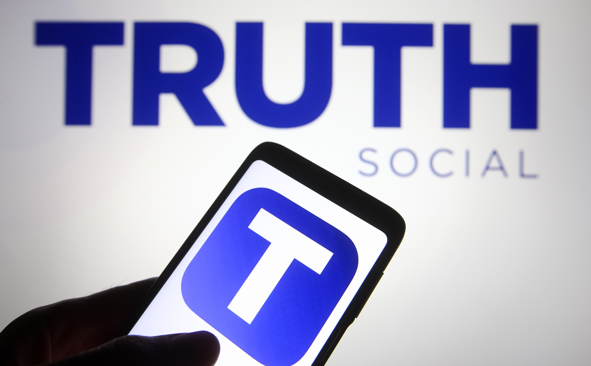 WP сообщила об убытках социальной сети Трампа Truth Social