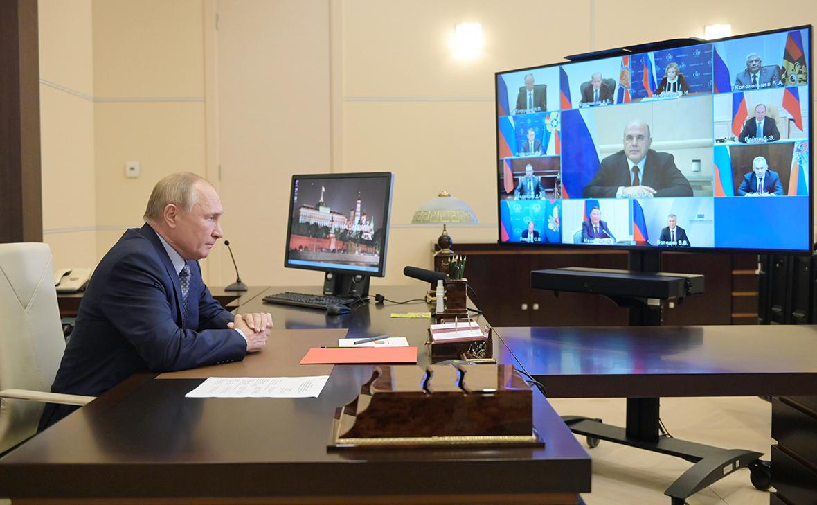 Путин обсудил с Совбезом работу загранучреждений и контакты с СНГ