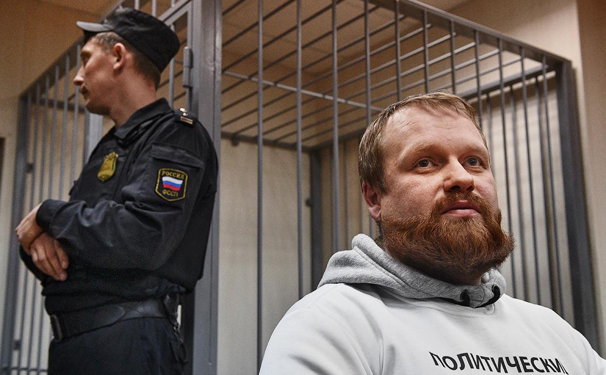 Националист Демушкин сообщил о задержании в аэропорту Тбилиси