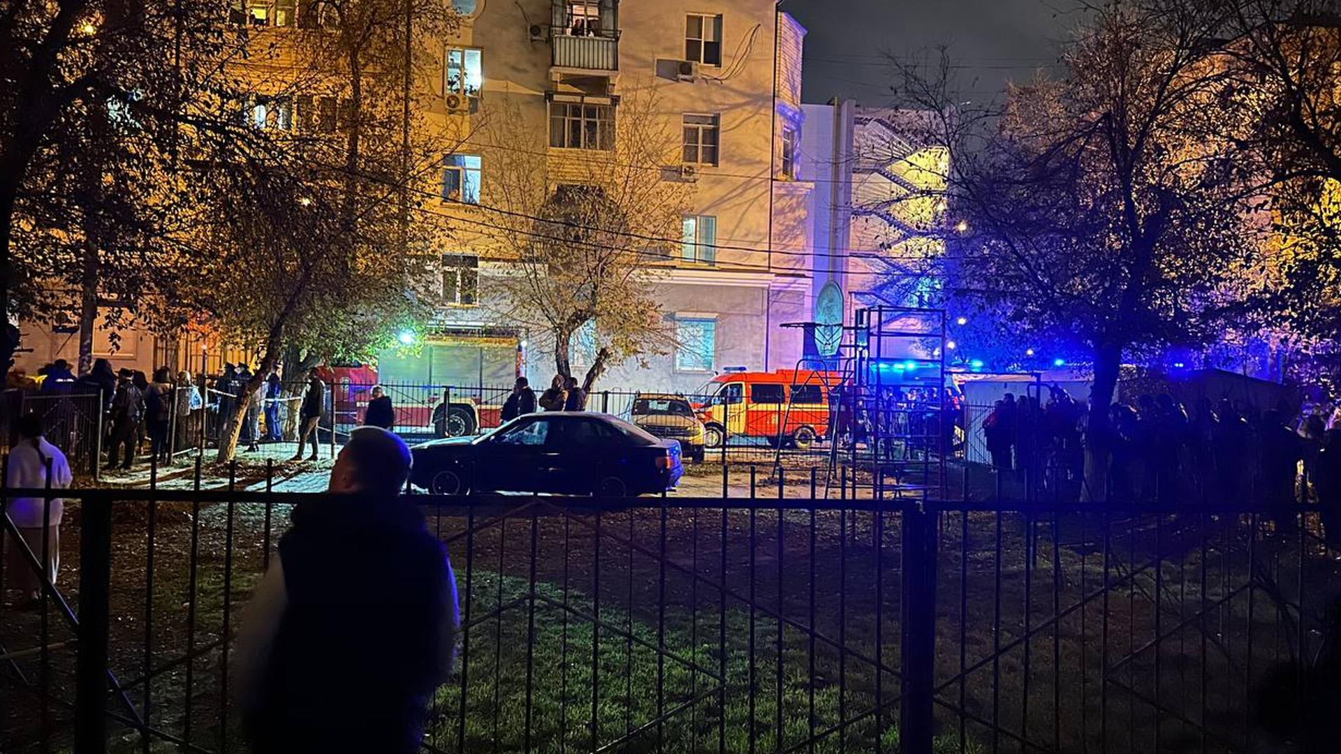 СК назвал возможную причину обрушения двух подъездов дома в Астрахани
