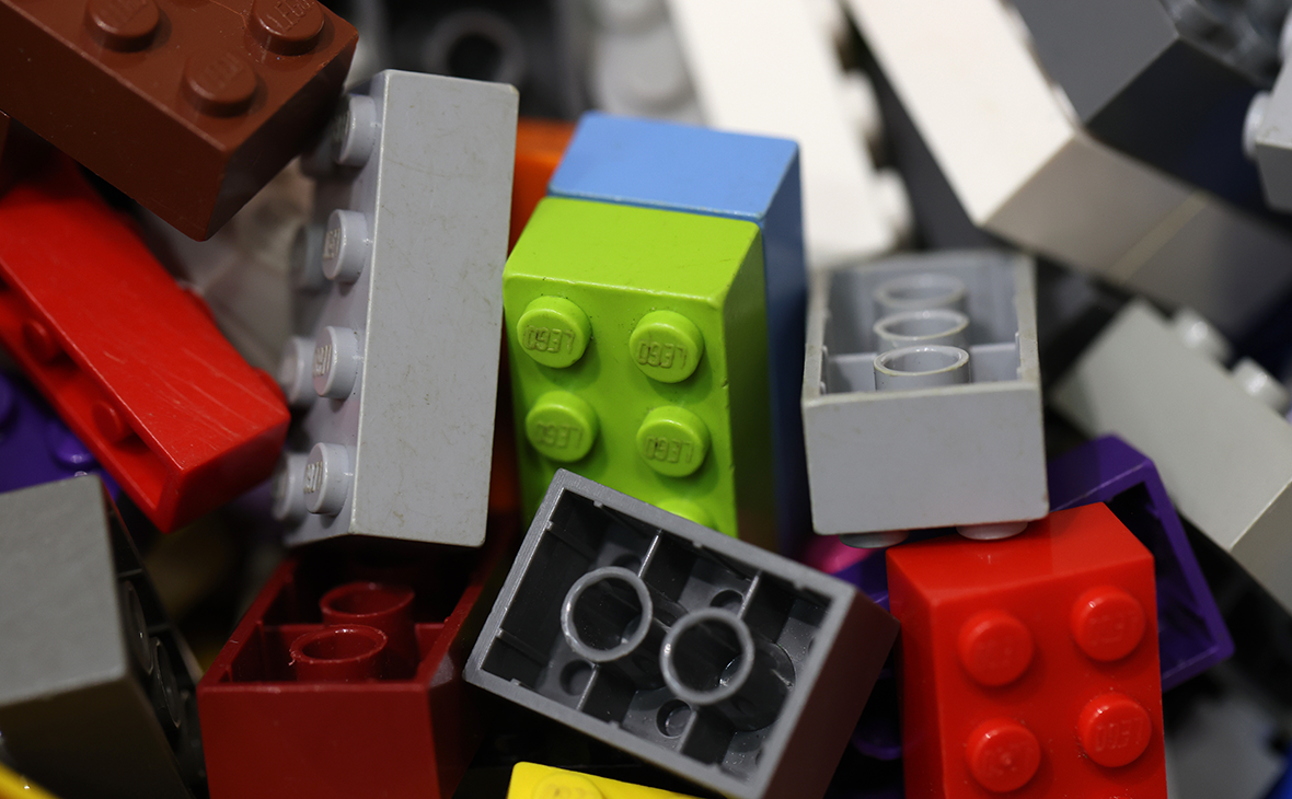 Правнучка основателя Lego продала акции почти на $1 млрд