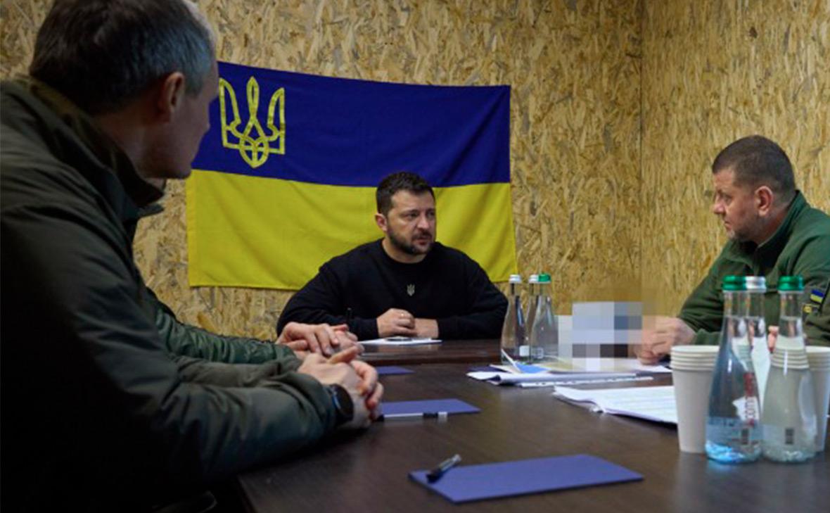 FT сообщила о &laquo;разломе&raquo; между стратегиями военных и офиса Зеленского
