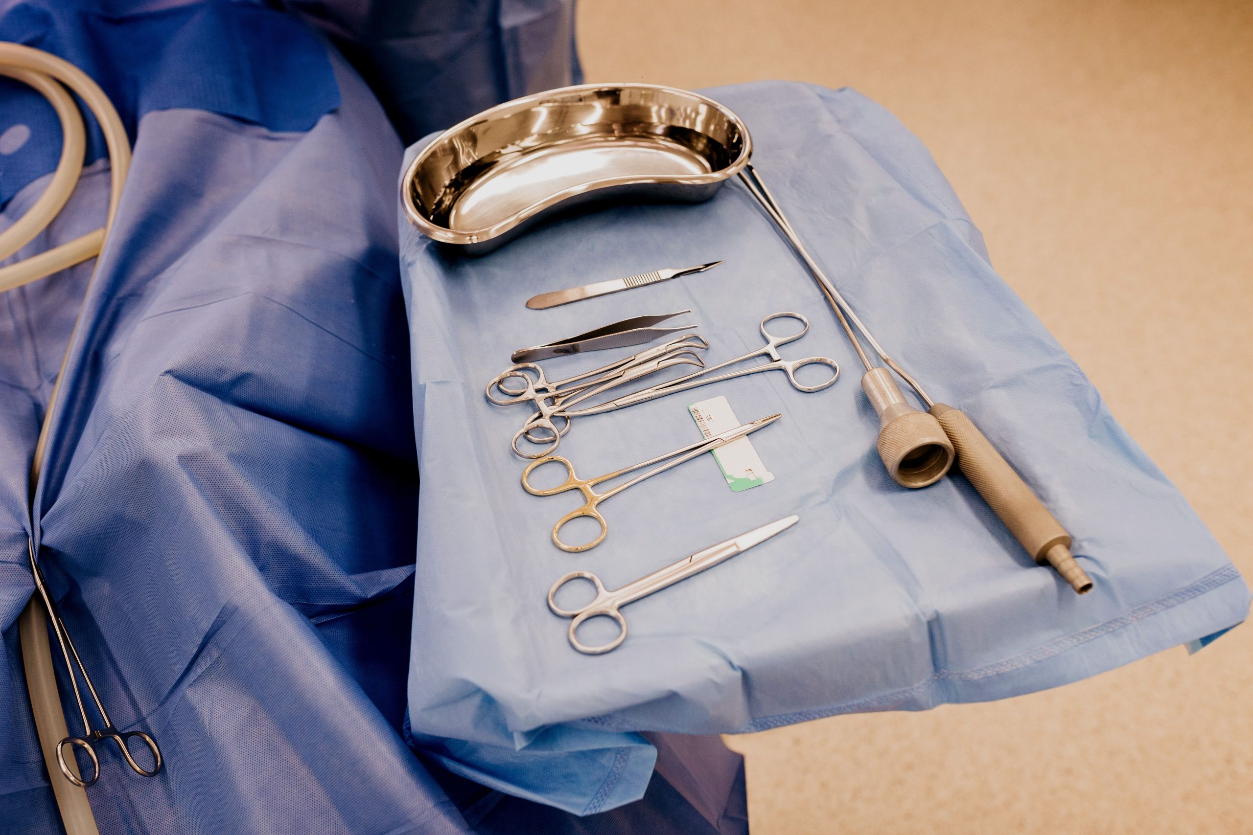 fistula treatment,vacuum therapy,endoscopic suturing,Sklifosovsky hospital,post-traumatic complication